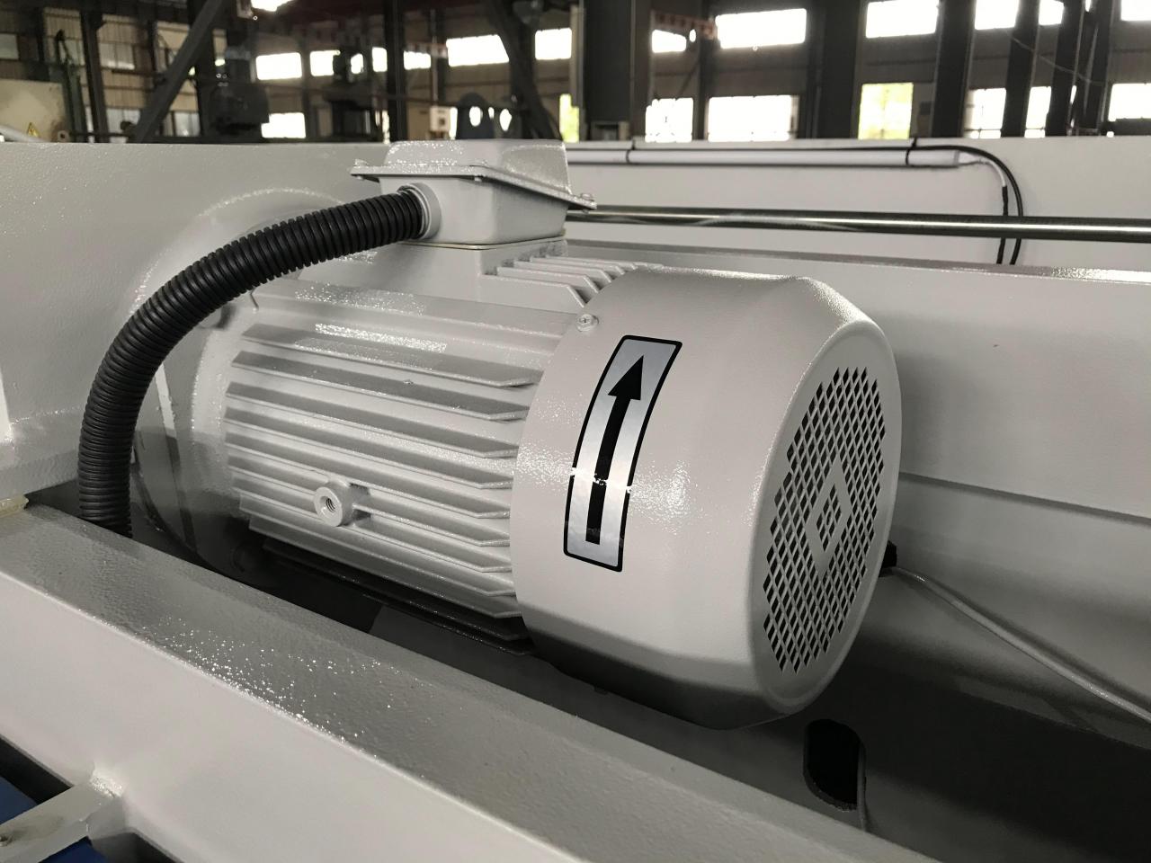 4mm OEM Qc11y-8x3200 Nc Hydraulisk giljotin giljotinklippningsmaskin