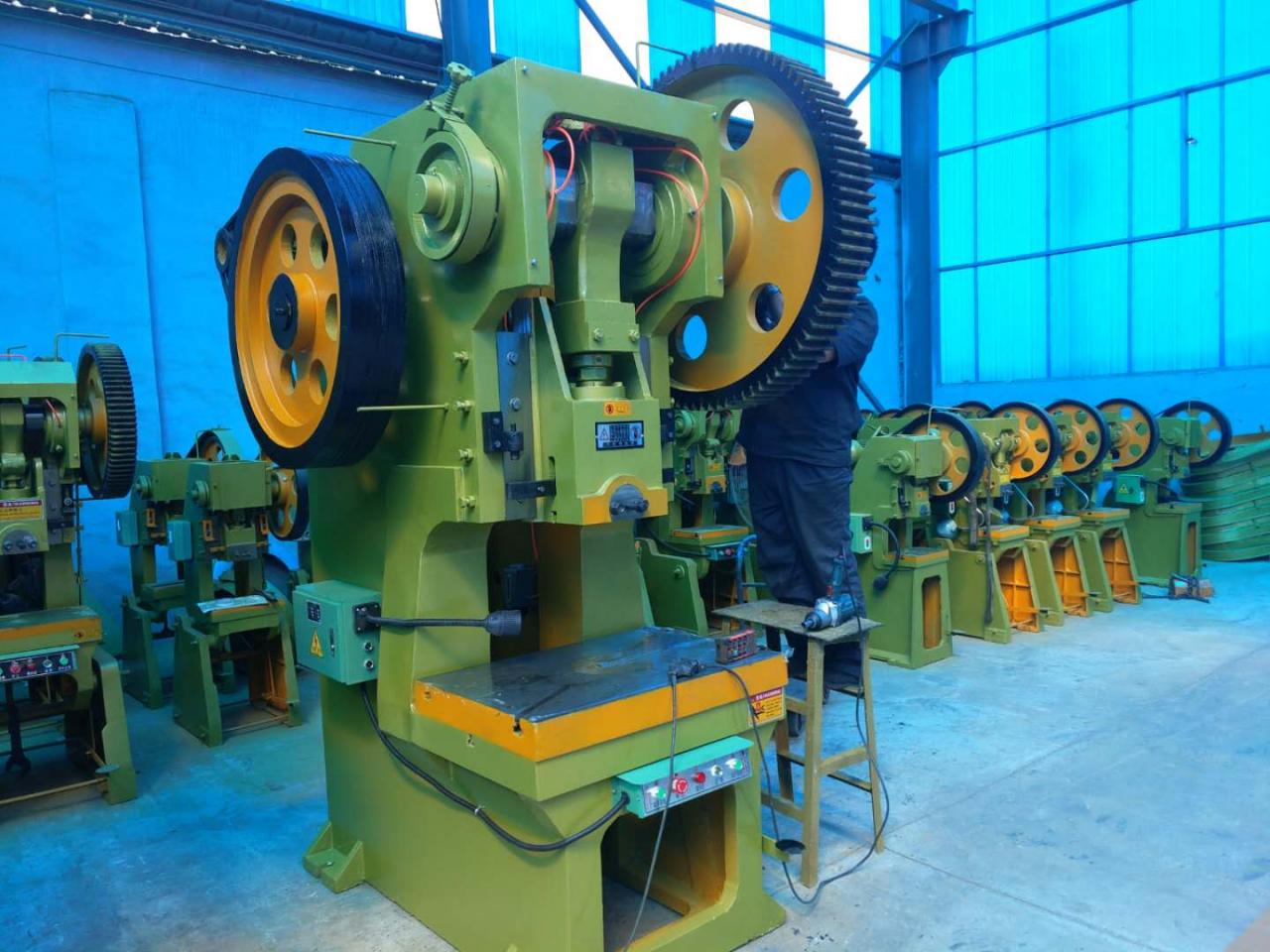 Mekanisk pressmaskin, 100 ton kraftpresspris