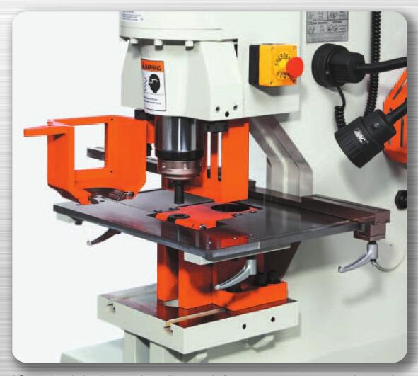 Metallhydraulisk IronWorker-maskin för stansning och klippning