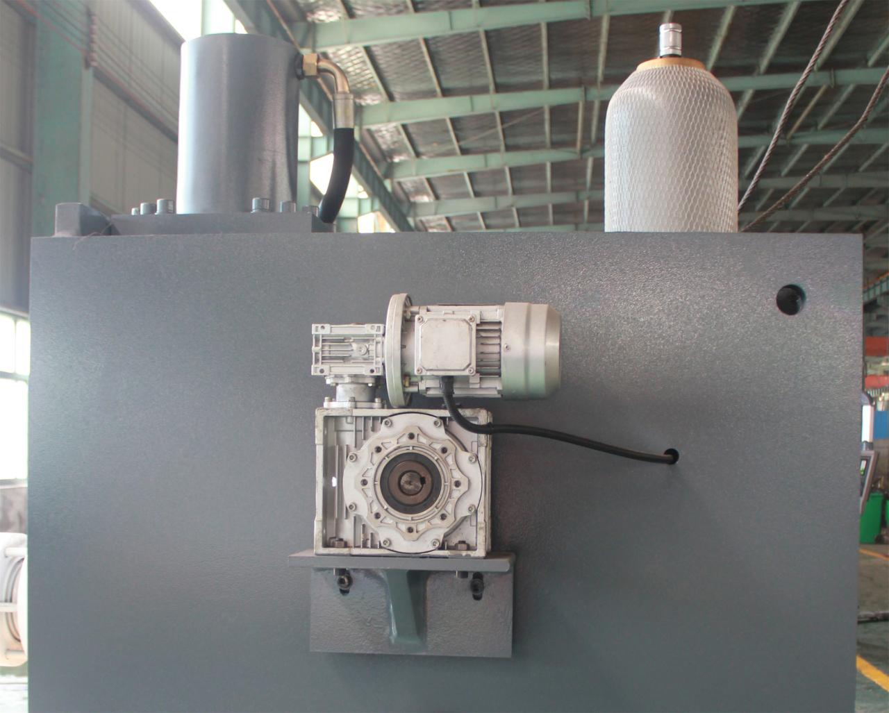 Qc11y Hydraulisk giljotinklippmaskin för metallplåt till salu