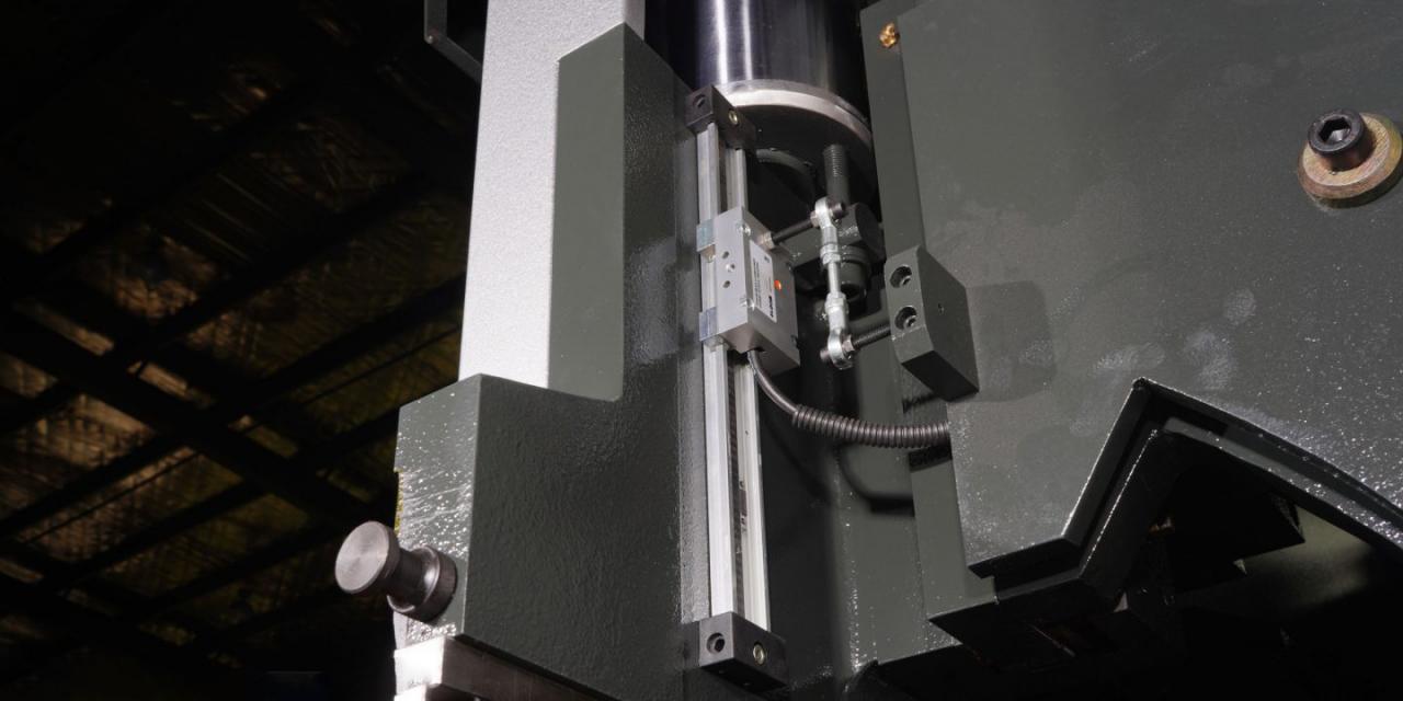 Wc67 Hydraulisk kantpress / CNC pressbockningsmaskin / plåtbockningsmaskin Kina